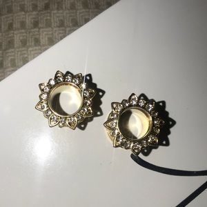 Gold Flower Tunnels